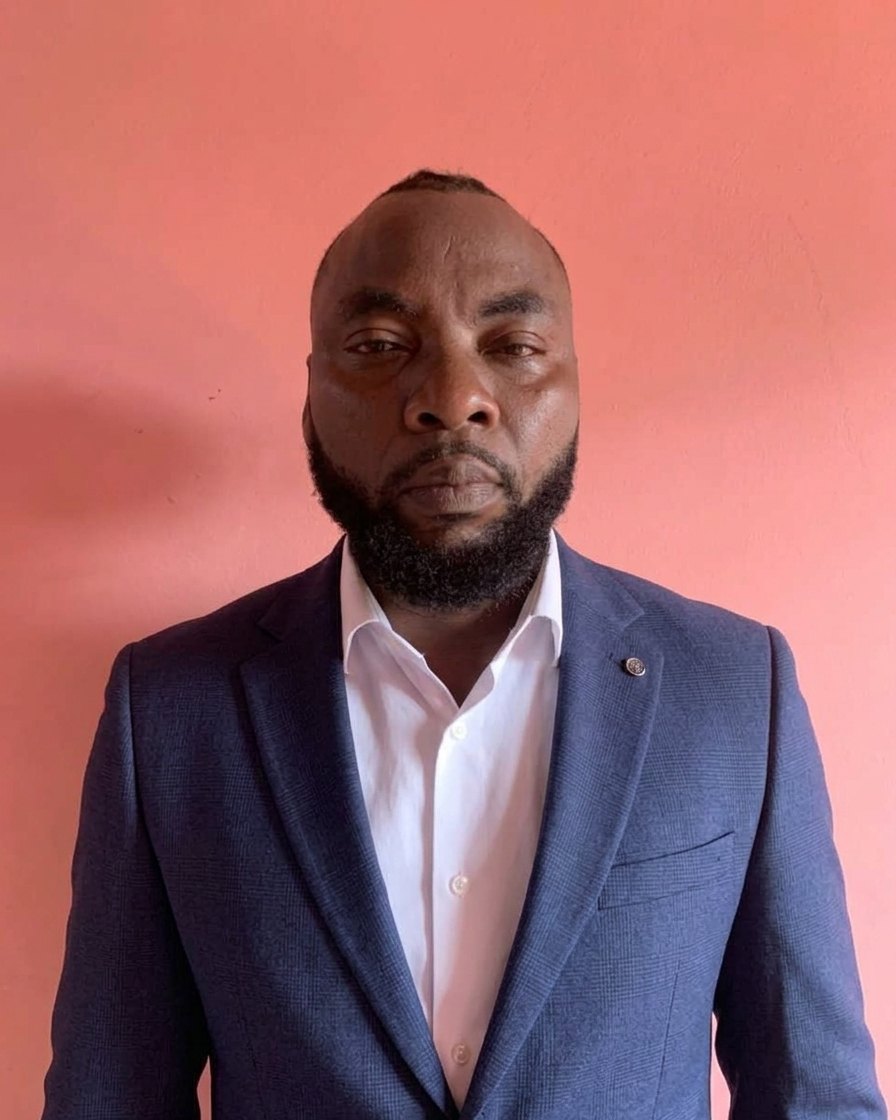 François Ngouoh, archéologue et expert en art rituel d’Afrique centrale
